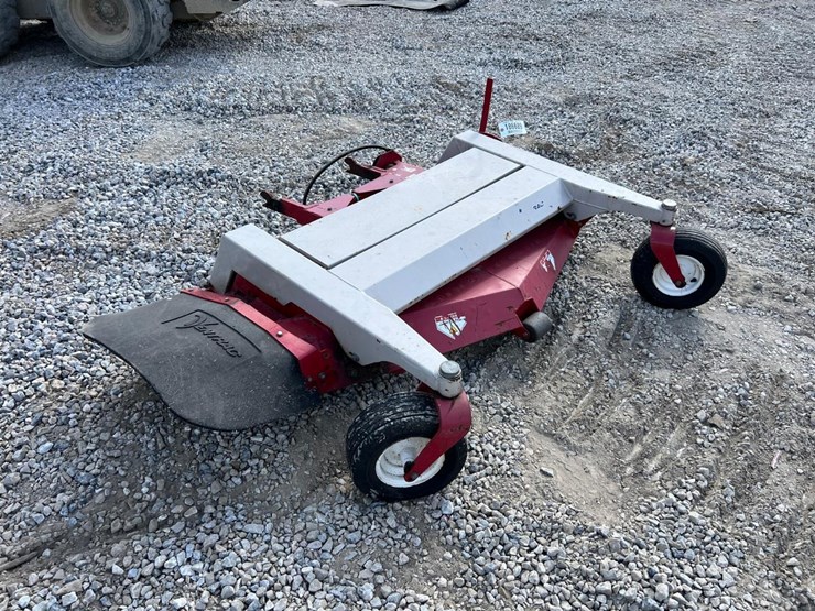 ventrac--60"-hm602-finish-mower-image-7