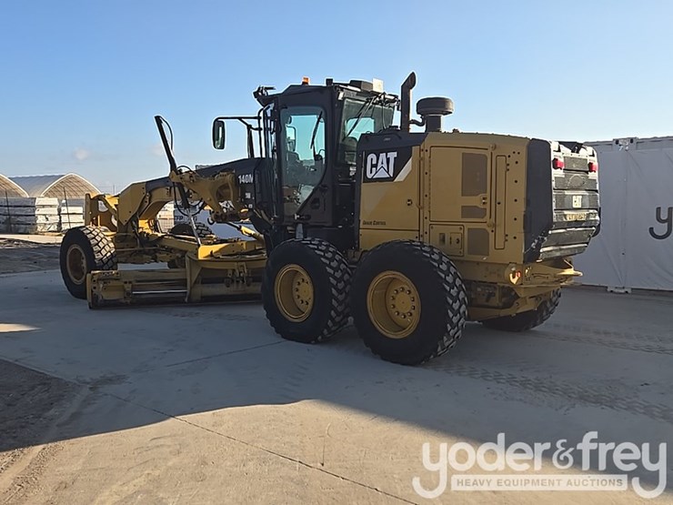 2016-caterpillar-140m3-image-3
