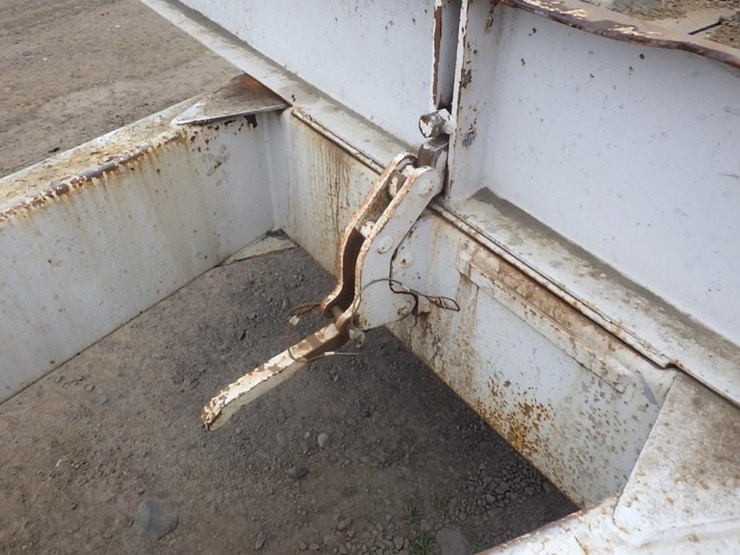 25'-t/a-equipment-trailer-image-8