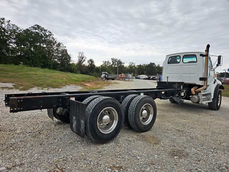 2008-sterling-l9500-image-16