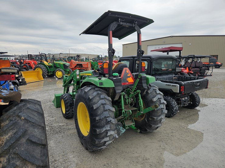 2015-john-deere-4044r-image-14