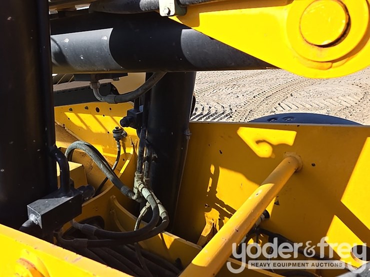2016-jcb-510-56-image-31