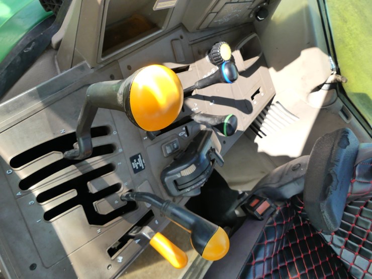 john-deere-7230-image-10