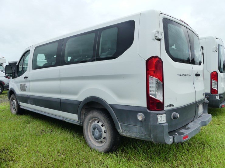 2016-ford-transit-image-4