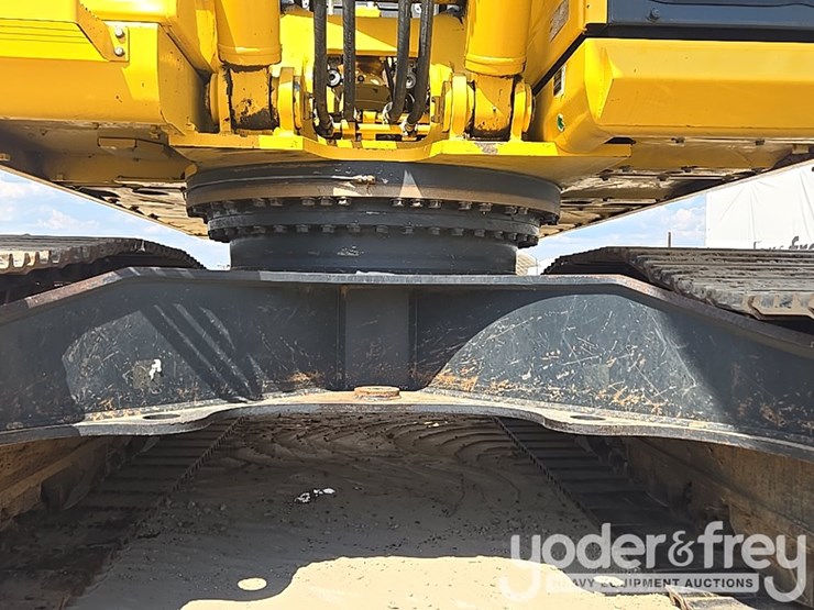 2022-komatsu-pc490-lc-11-image-26