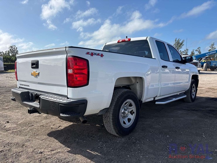 2017-chevrolet-silverado-1500-image-3