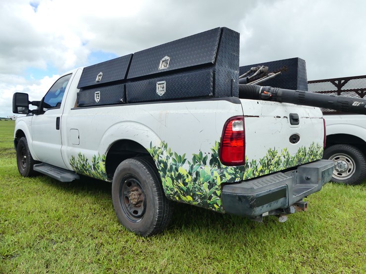 2015-ford-f250-xl-image-4