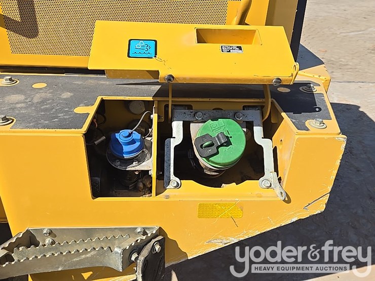 2019-deere-524l-image-42