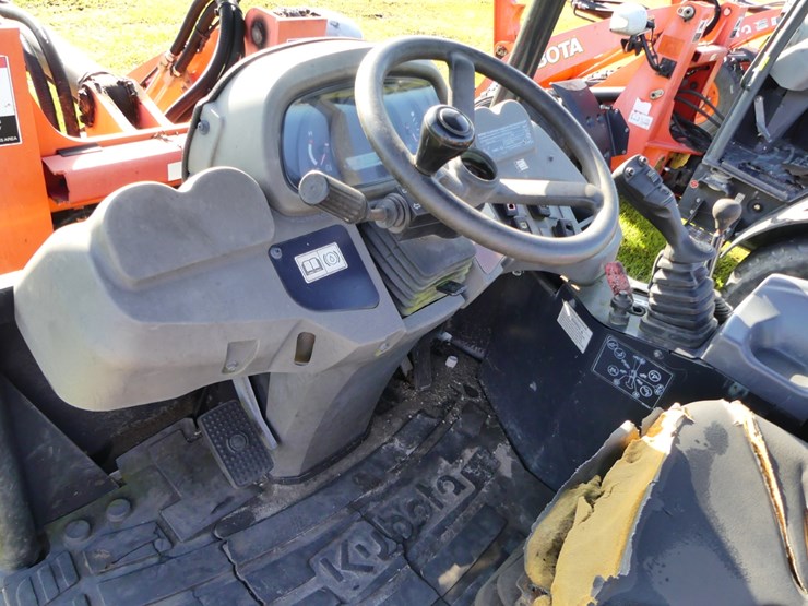 2019-kubota-r530-image-14