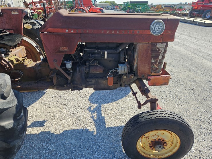 massey-ferguson-165-image-11