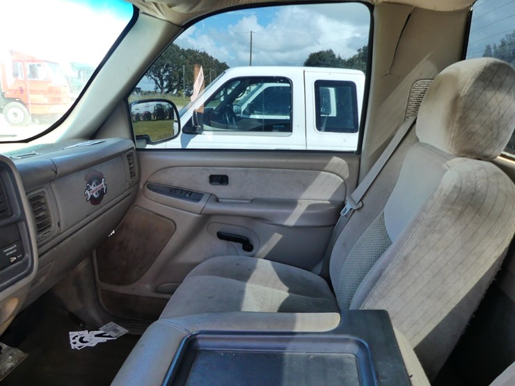 2003-chevrolet-silverado-image-9