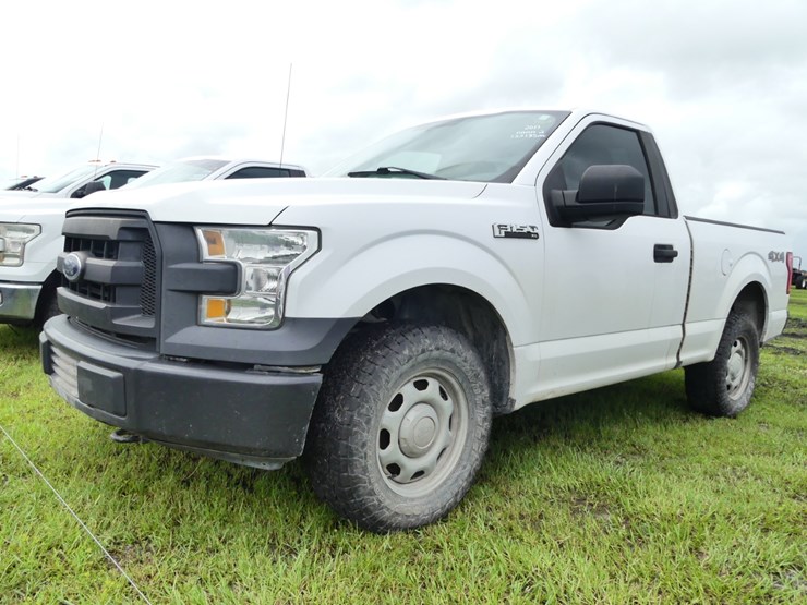 2017-ford-f150-xl-image-2