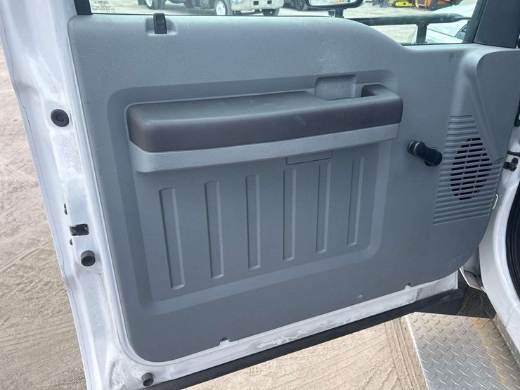 2016-ford-f550-image-6