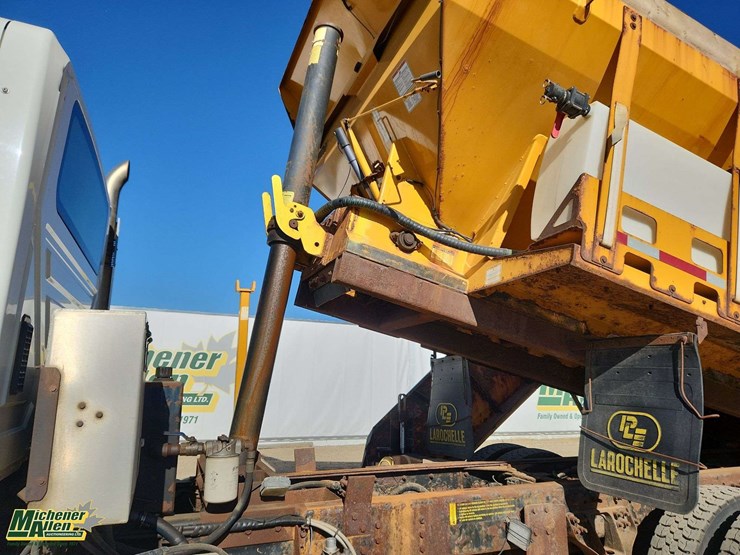 2016-international-workstar-7600-image-29