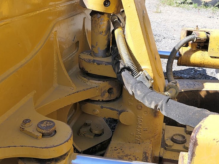 2004-caterpillar-d5n-image-9