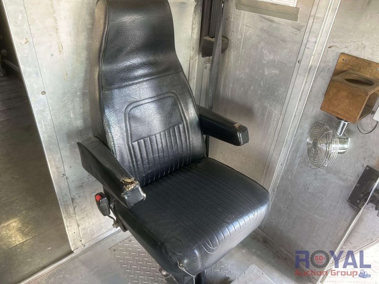 2017-freightliner-mt55-image-21