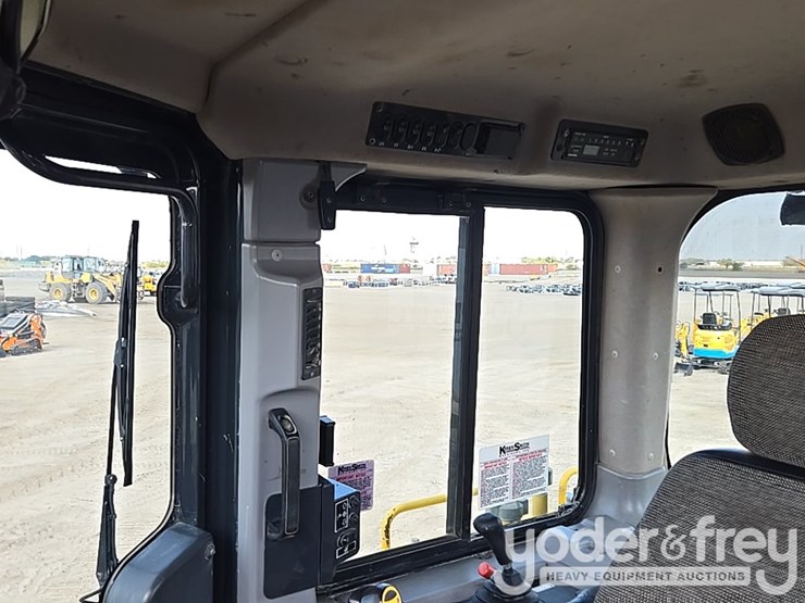 2016-komatsu-d65pxi-18-image-41