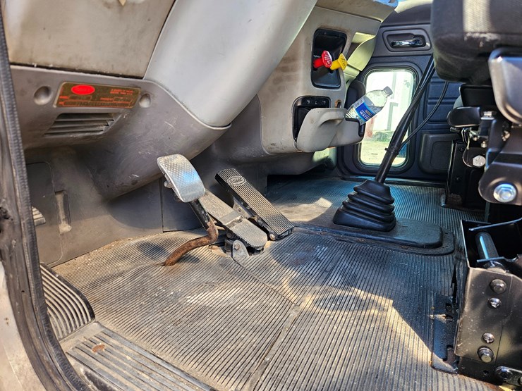 2007-peterbilt-379-image-45