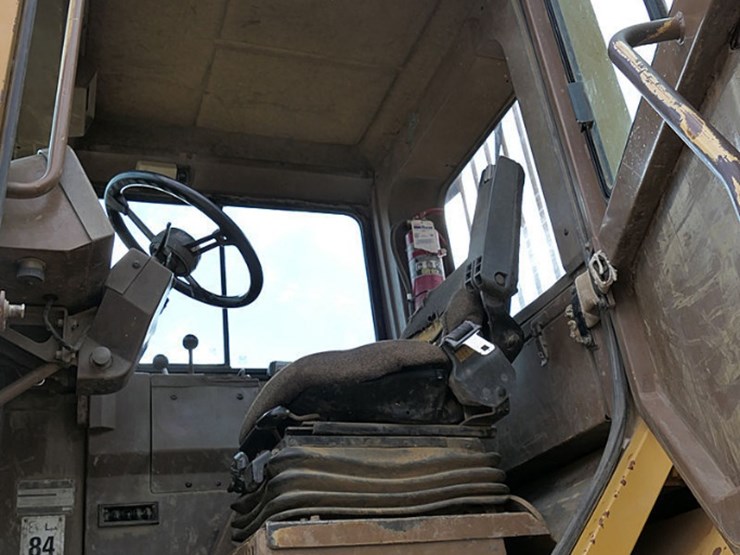1994-caterpillar-d400d-image-32