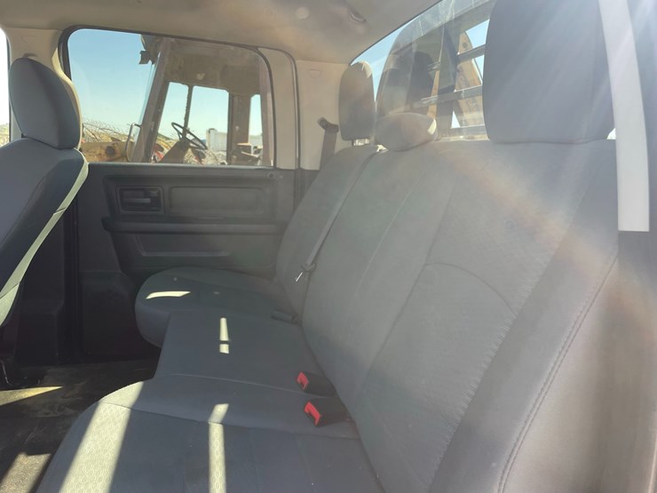 2017-dodge-3500-image-23