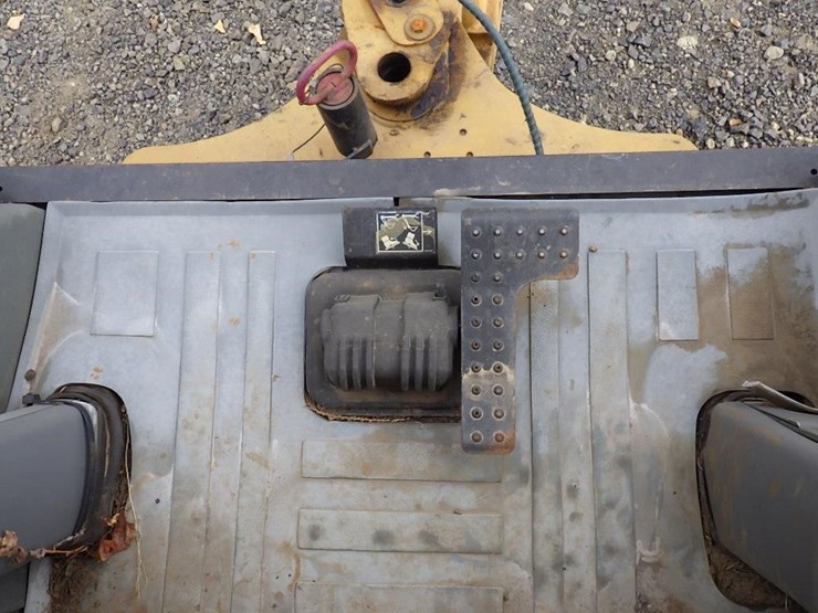 caterpillar-420d-image-45