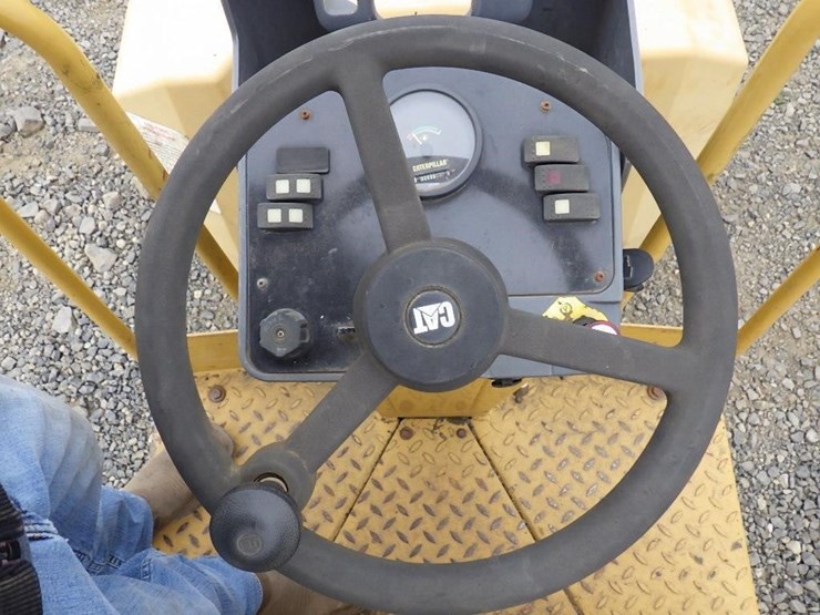 caterpillar-cb24-image-20