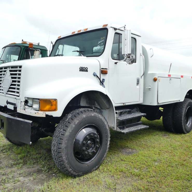 2000 INTERNATIONAL 4800