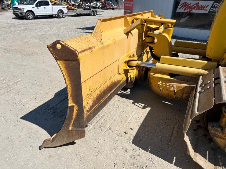 2016-komatsu-d61px-24-image-10