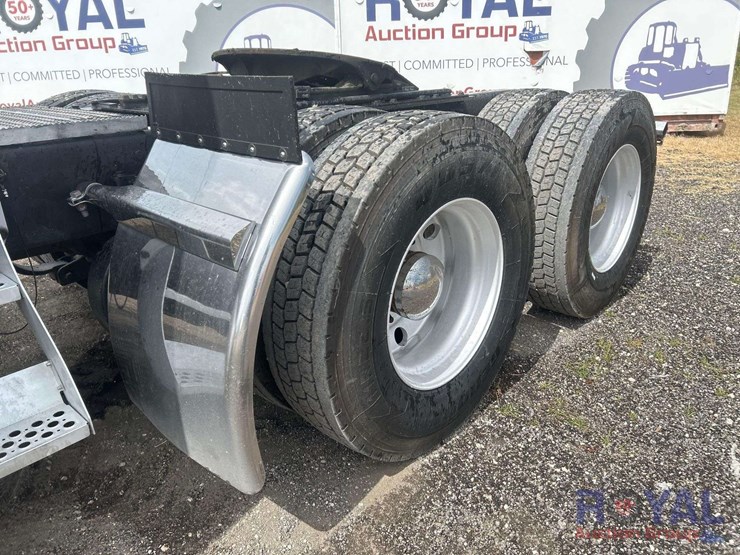 2005-kenworth-w900-image-32