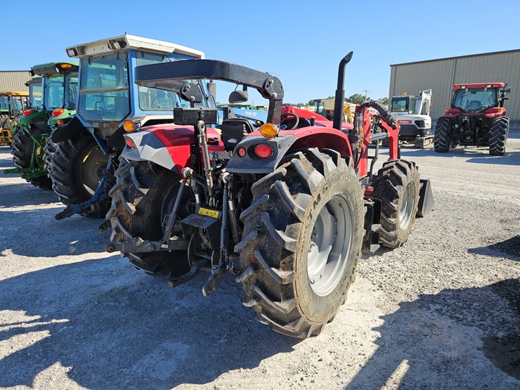 2015-massey-ferguson-4709-image-8