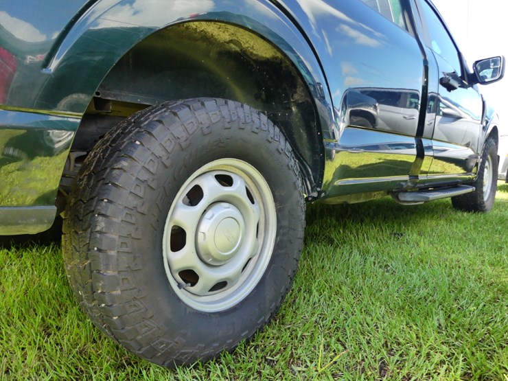2021-ford-f150-xl-image-6