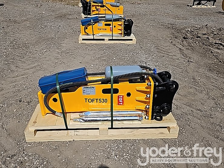 2025-caterpillar-304-image-2