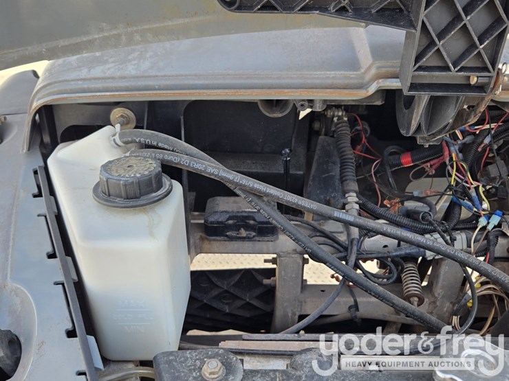 2019-club-car-carryall-1700-image-28