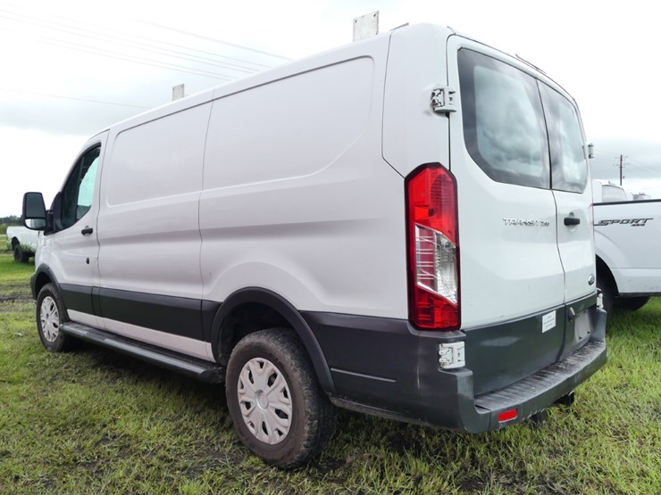 2017-ford-transit-image-3
