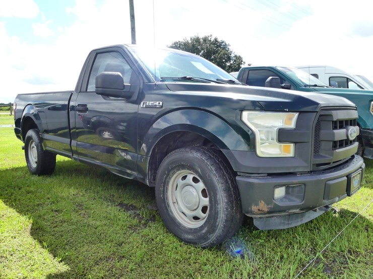 2015-ford-f150-xl-image-2