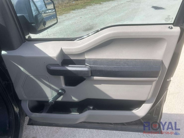 2017-ford-f150-image-19