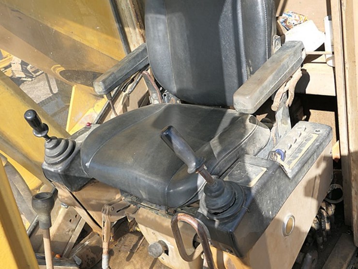 1987-caterpillar-235b-image-34