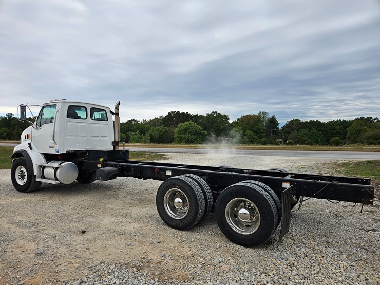2008-sterling-l9500-image-11