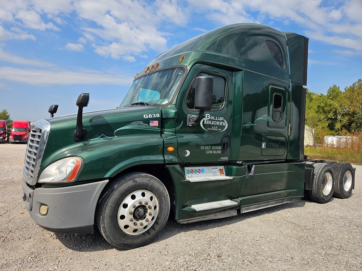 2017-freightliner-cascadia-125-image-3