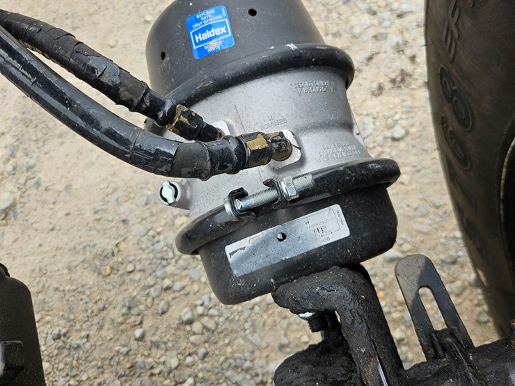 2008-sterling-l9500-image-90