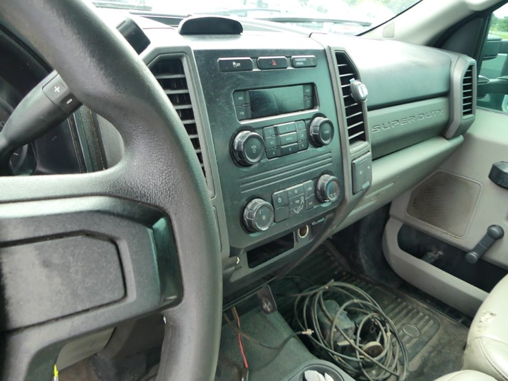 2019-ford-f350-xl-image-13