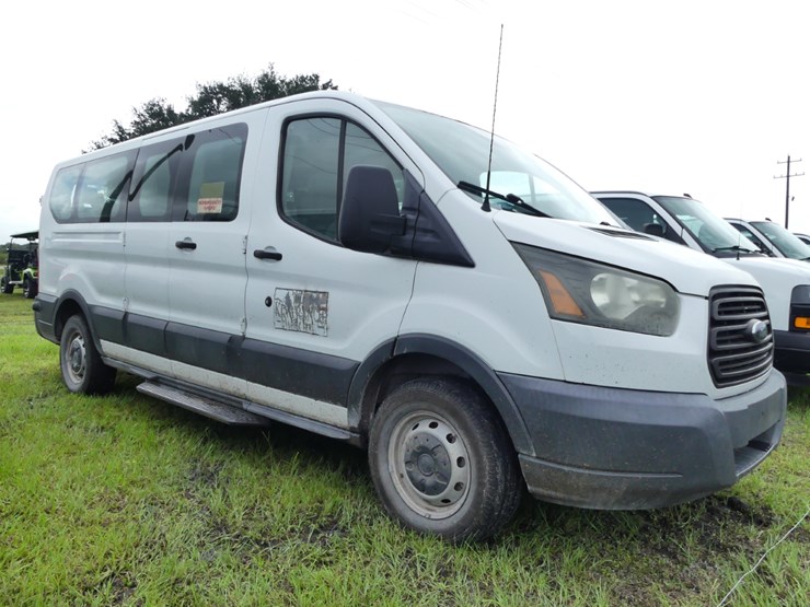 2016-ford-transit-image-2