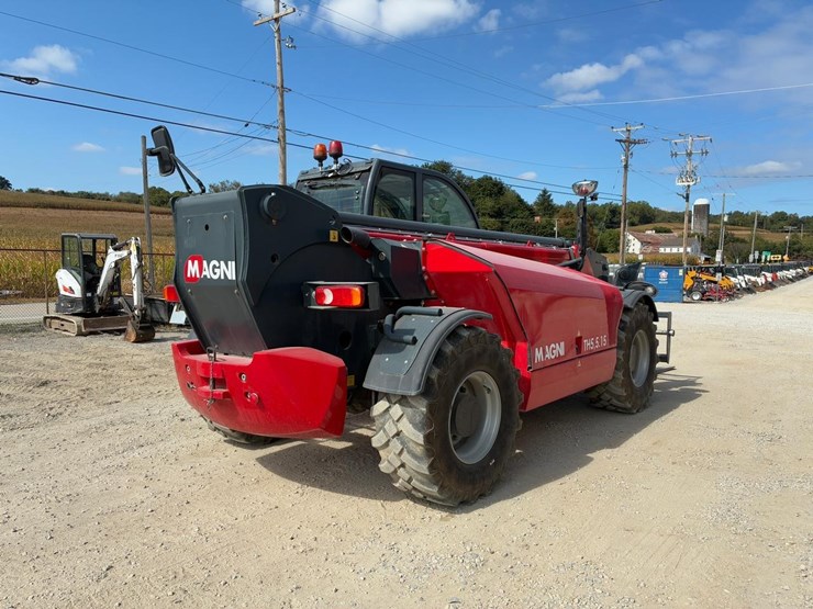 2022-magni-th5.15-telehandler-image-5