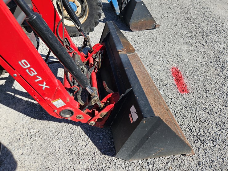 2015-massey-ferguson-4709-image-5
