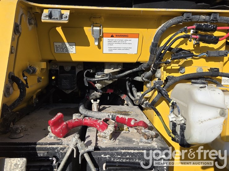 2020-komatsu-d61pxi-24-image-32