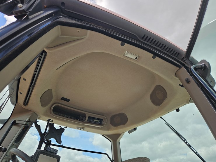 2011-case-ih-magnum-210-image-14