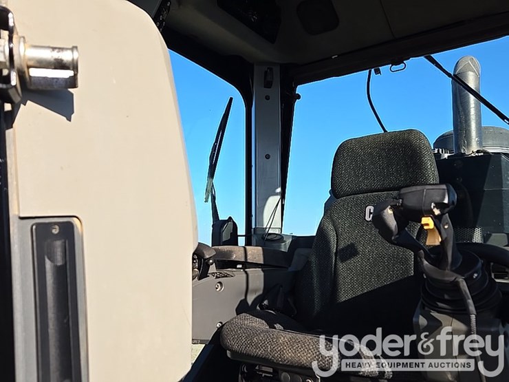 2016-caterpillar-140m3-image-79