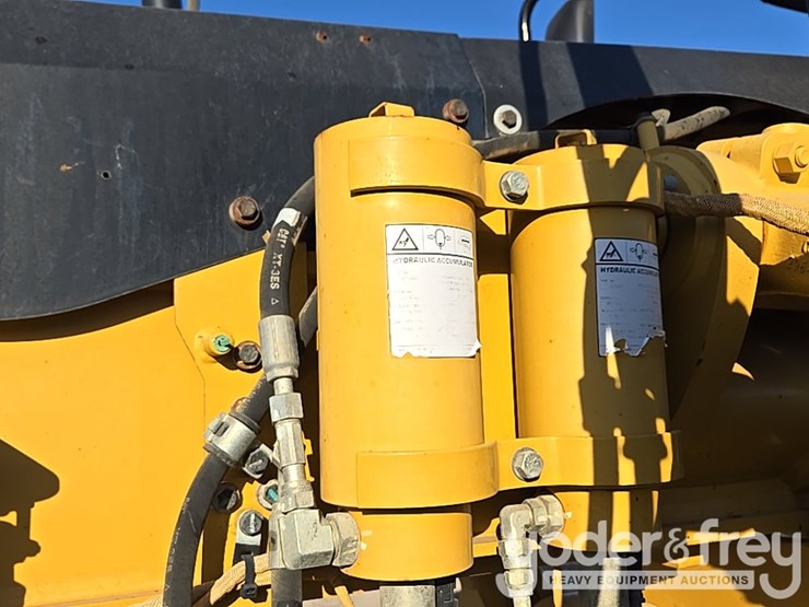 2016-caterpillar-140m3-image-28