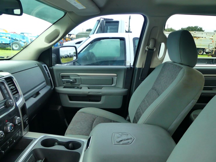 2015-dodge-ram-1500-image-13