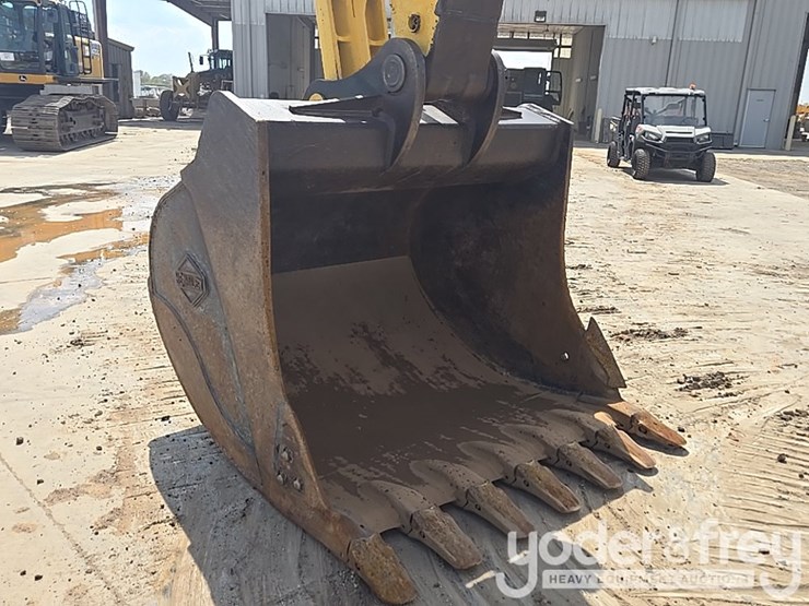 2022-komatsu-pc490-lc-11-image-9